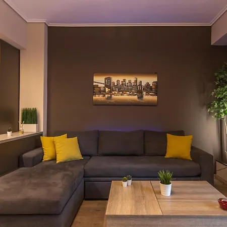 Luxury Apartment 10' From The Center!-2